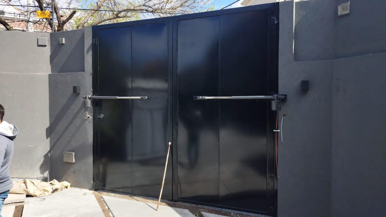 Fabrica de portones Automáticos - portón Batiente.